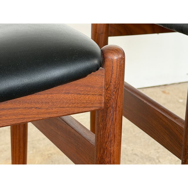 Scandinavian Teak Stools with Black Leatherette Seats, 1960s, Set of 2 For Sale - Image 4 of 8