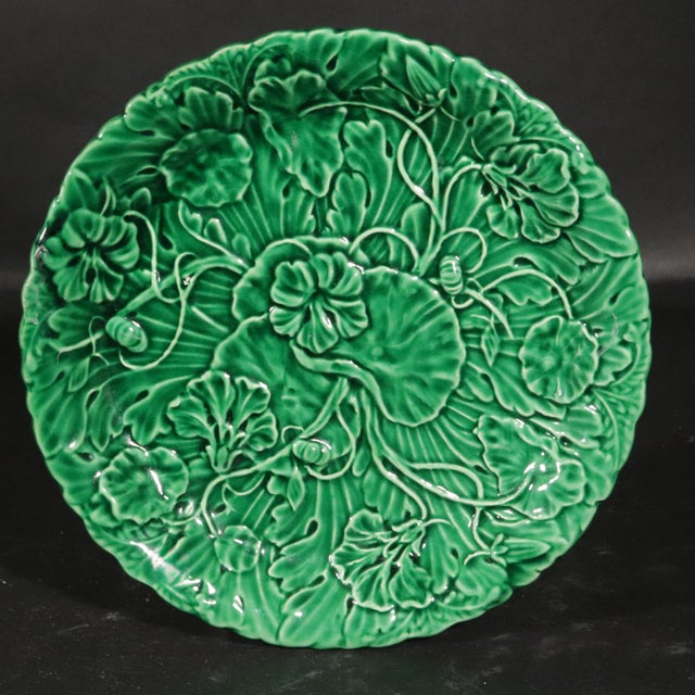 Victorian "Vivid Verdure": Set of 11 Vintage Green Majolica "Lotus" Plates, For Sale - Image 3 of 8