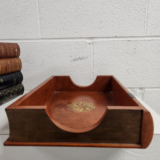 Maitland - Smith Curated Vintage Faux-Book Desk Ensemble – Tiered Letter Organizer & Letter Paper Tray in Old-World Library Style -Set of 2 For Sale - Image 4 of 12