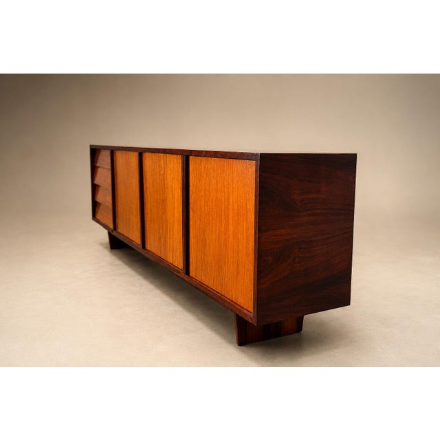 Brazilian Modern Credenza in Rosewood & Pau Marfim, Attributed to Martin Eisler, 1950s For Sale - Image 13 of 18