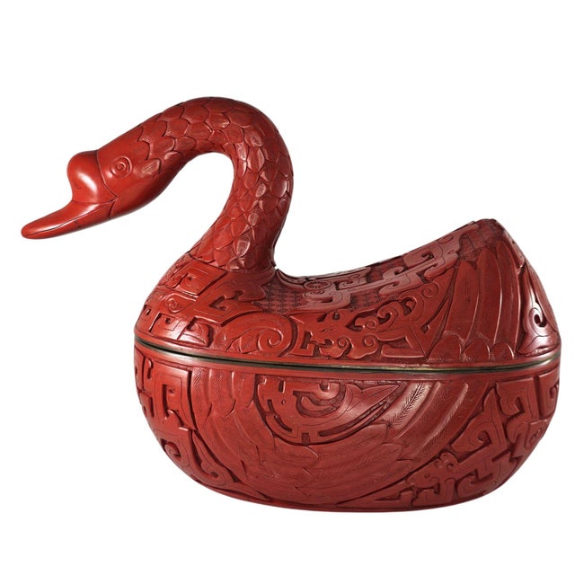Chinese Vintage Red Cinnabar Duck Goose Swan Figure Lidded Box Lacquered For Sale - Image 3 of 9