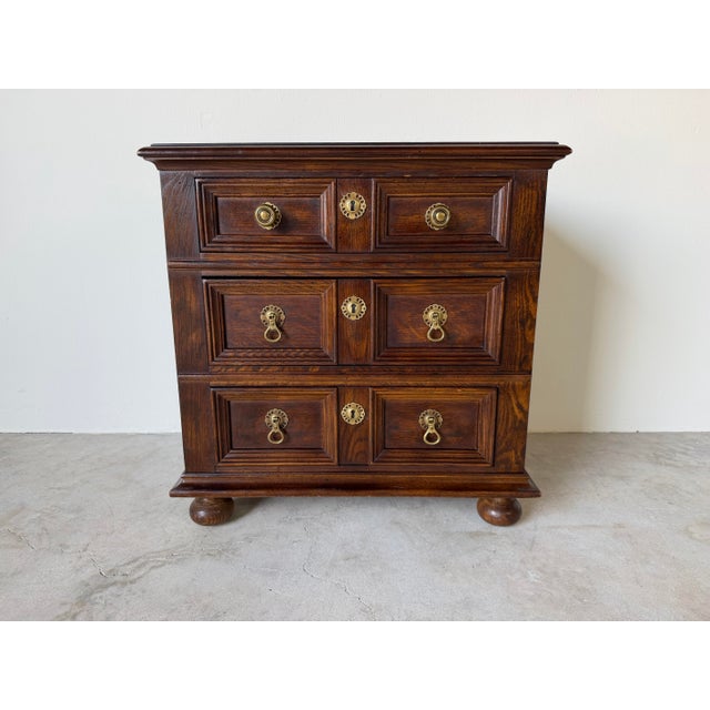 1970s Henredon English-Style Three-Drawer Nightstand / End Table For Sale - Image 4 of 13
