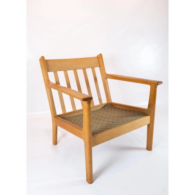 Oak and Red Wool Easy Chair by Hans J. Wegner for Getama, 1960s For Sale - Image 4 of 15