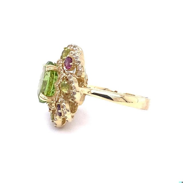 6.20 Carat Peridot Garnet White Sapphire Yellow Gold Cocktail Ring For Sale - Image 4 of 6