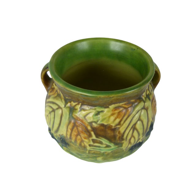 Roseville Blackberry 1932 Antique Art Pottery Jardiniere Vase | Double Handled | Genuine Gold Foil Label For Sale - Image 11 of 13