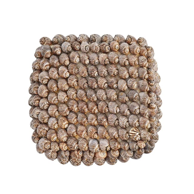 Vintage handmade Balinese small decorative box. Woven grass and covered in beautiful natural shells. Use on display and to...
