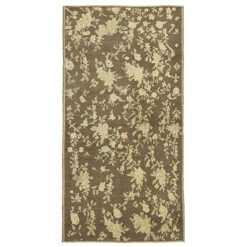 Originating from the highlands of Central Anatolia, in the historic town of Niğde, this vintage Taspinar rug embodies the...