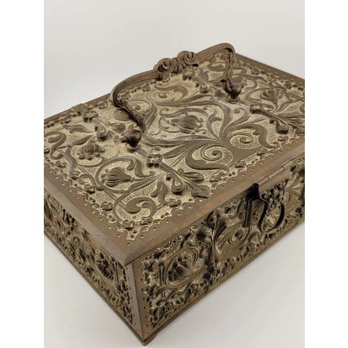 Late 19th Century Rare Gourgeous Antique Victorian Renaissance 1880 German Heavy Brass Repousse Jewelry Casket/ Trinket For Sale - Image 5 of 12