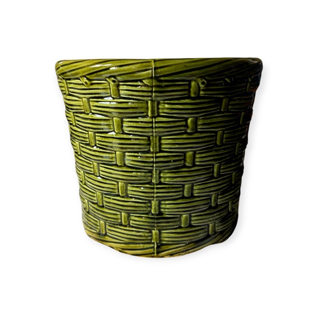 Rustic Vintage English Wicker-Pattern Planter in Emerald Green, 1950s For Sale - Image 3 of 7