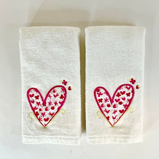 American 1990s Vintage Boho Chic Valentine Heart Tip Towels - a Pair. For Sale - Image 3 of 6