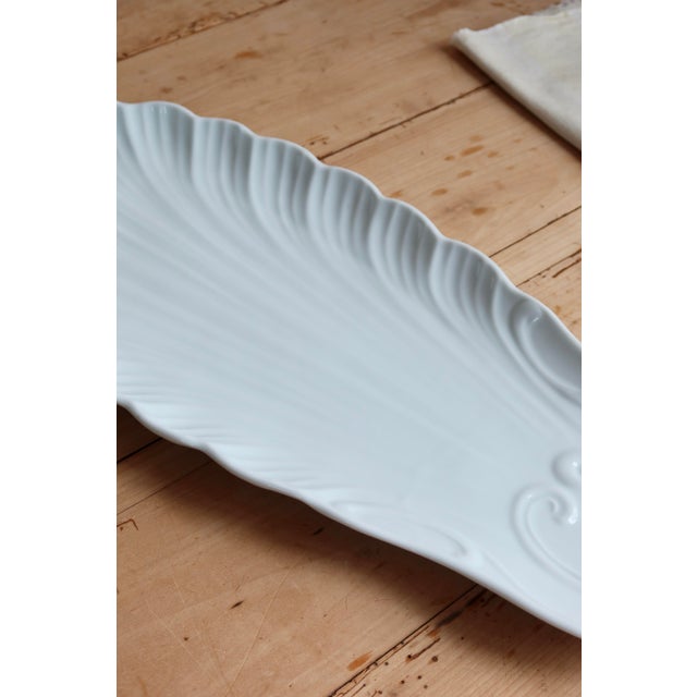 Large Vintage White Porcelain Seashell-Shaped Serving Platter, 1960s For Sale - Image 4 of 7