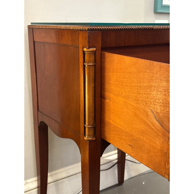 Traditional 1940s Vintage Berkey and Gay Crotch Mahogany Side Table For Sale - Image 3 of 10