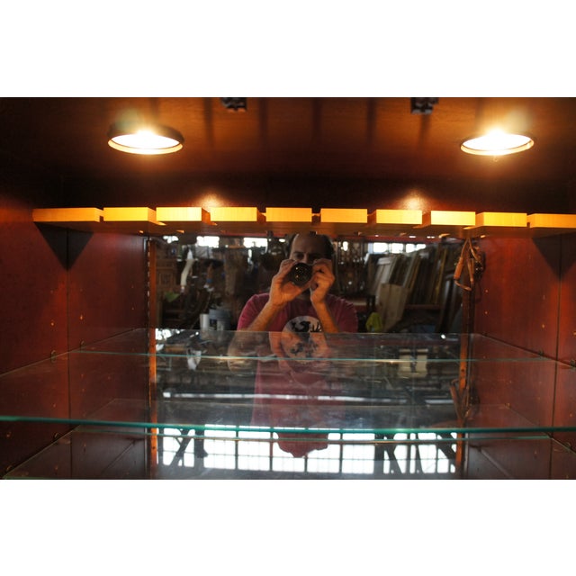 1980s American Drew Queen Anne Style Cherry Highboy Dry Bar Liquor Display Cabinet For Sale - Image 15 of 16
