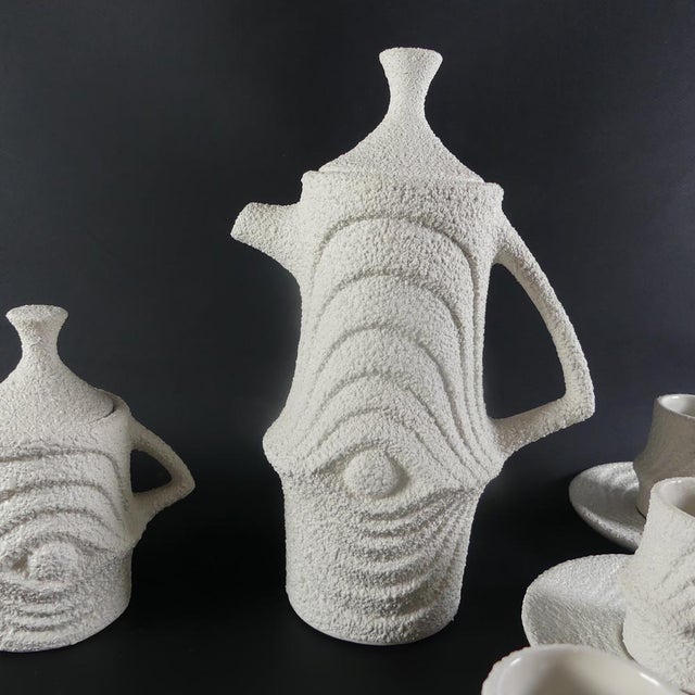 Op Art Mocha Set, 1970s, Set of 14 For Sale - Image 3 of 12