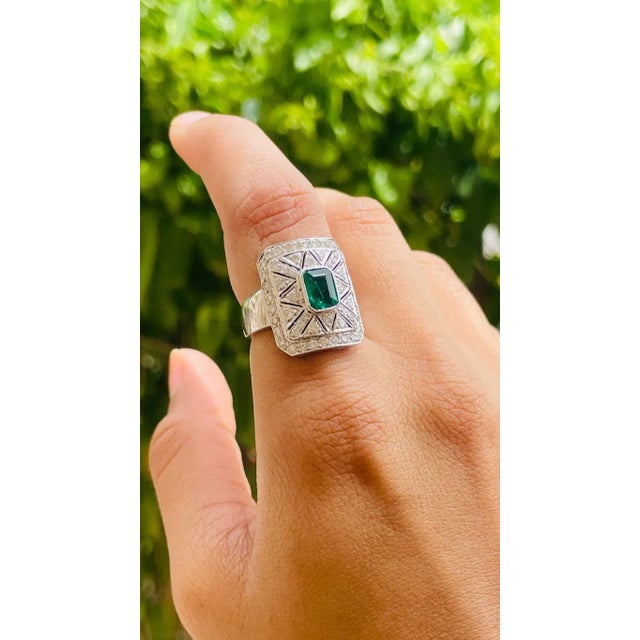 Mid-Century Modern Emerald Diamond Cocktail Ring in Solid 18k White Gold Size 7 For Sale - Image 3 of 11