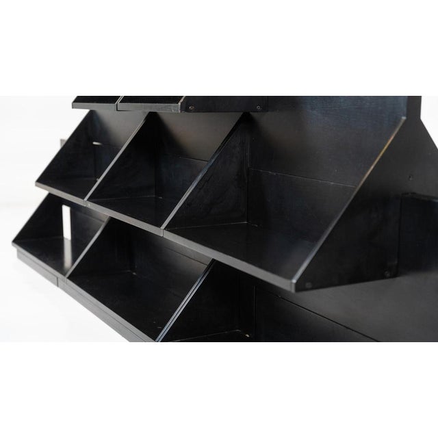 1960s Double-Sided Bookcase Uno Sullaltro by Ugo La Pietra, 1968 For Sale - Image 5 of 10