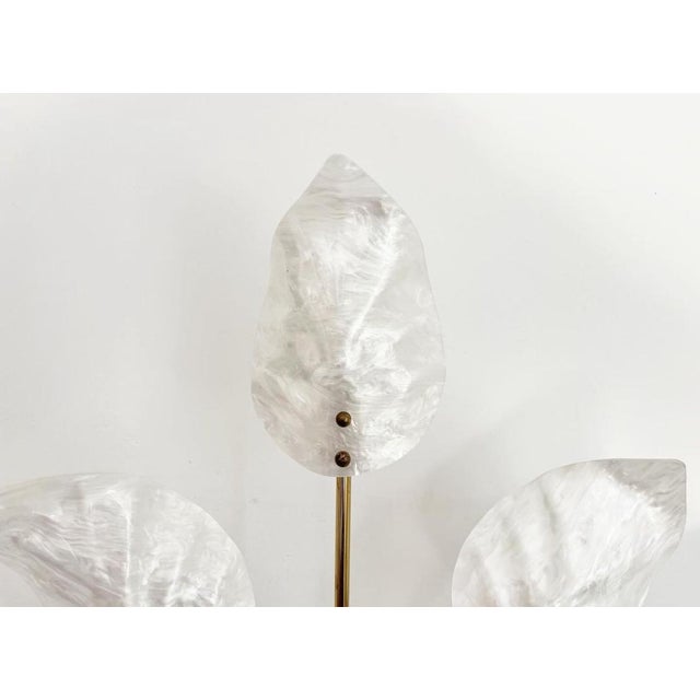 Tommaso Barbi Mother of Pearl Lucite Leaves Lamp, C1970 For Sale - Image 4 of 12