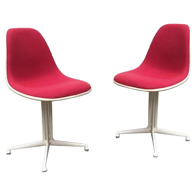 Mid-Century Fiberglass Side Chairs with La Fonda Base by Charles & Ray Eames for Herman Miller, Set of 2 For Sale