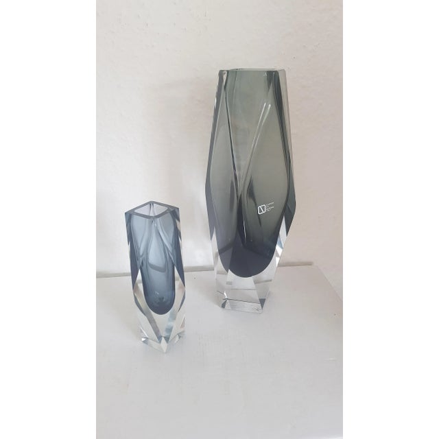 Opening and bottom 6 x 6 cm on wide-edge place in the middle 12 x 12 cm KL Vase 17.5 H 4.5 x 5.5 This piece has an...