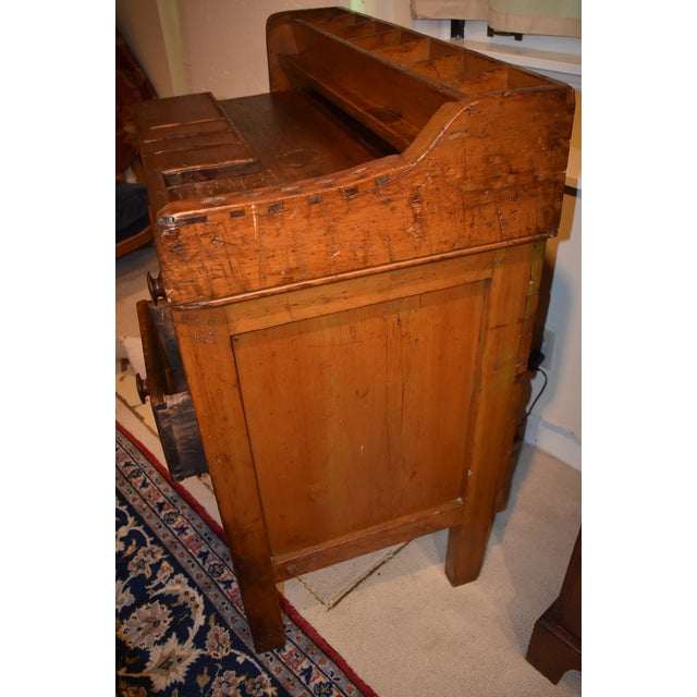 Traditional American Country Workbench, 19th Century For Sale - Image 3 of 10