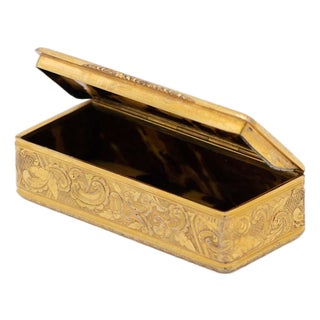 Rectangular Gold Snuff Box For Sale