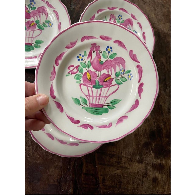 Early 19th Century Set of Four (4) Pink English Chanticleer Fondeville England 6 3/8” Plates For Sale In Chicago - Image 6 of 8