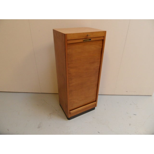 In very good condition. Very special with round corners!!