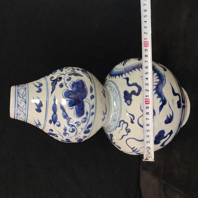 Chinese Ceramic Vase,Blue and White Porcelain Gourd Vase Hand Painted Flowers and Dragon Pattern For Sale - Image 12 of 12