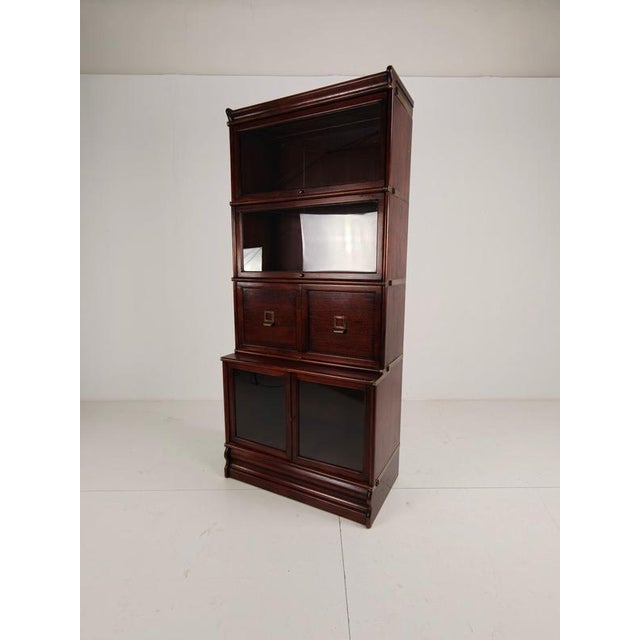 English Modular Mahogany Bookcase in the style of Globe Wernicke, Late 20th Century, Set of 8 For Sale - Image 5 of 7
