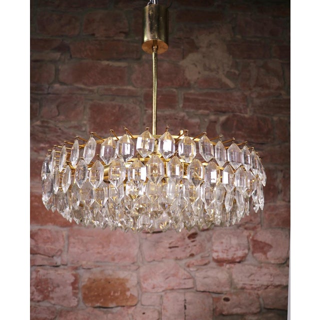 Metal Large Chandelier in Crystal & Brass from Lobmeyr / Bakalowits & Sons For Sale - Image 7 of 9