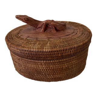 Vintage Wicker Basket W/ Lizard Top For Sale