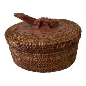 Vintage Wicker Basket W/ Lizard Top