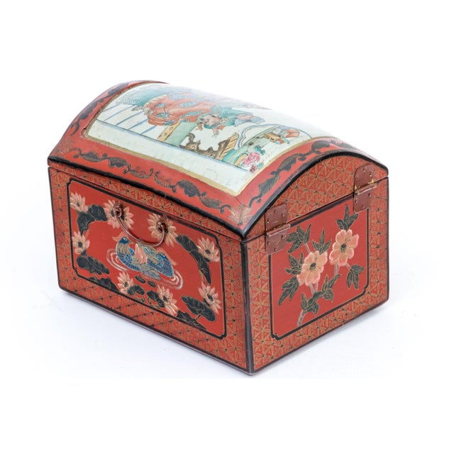 Vintage Chinese Lacquer Jewelry Chest With Famille Rose Porcelain For Sale In Portland, ME - Image 6 of 14