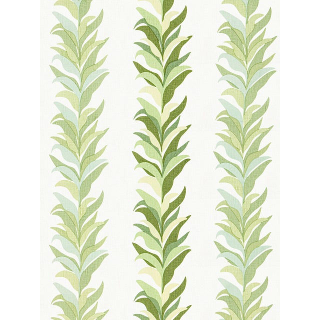 Hinson re-enters the limelight with a show-stopping debut collection under the Scalamandré name. COLOR POP!, a collection...