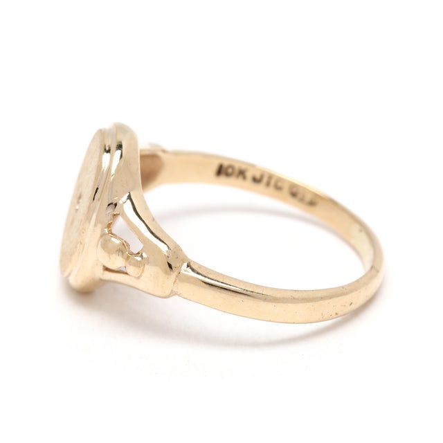 1950s Diamond Star Signet Ring, 10k Yellow Gold, Ring Size 5 For Sale - Image 5 of 6