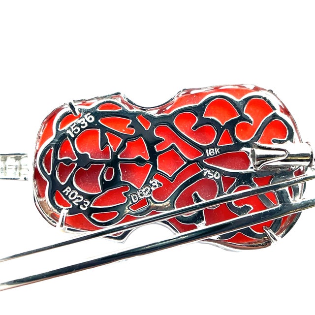 Metal 18k White Gold Violin Brooch 15.36 Carat Carnelian, Diamonds & Ruby For Sale - Image 7 of 7