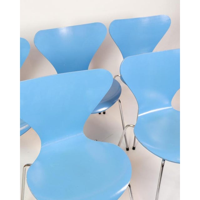 Set of 5 dining chairs, model 3107, also known as the "Syver chair", designed by Arne Jacobsen and produced by Fritz...