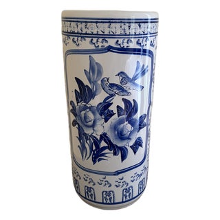 Vintage Chinoiserie Blue and White Porcelain Umbrella Stand For Sale