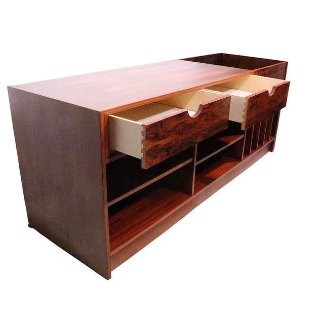 Mid Century Danish Modern Stereo Record Cabinet Rosewood C. 1960/70's For Sale - Image 11 of 16