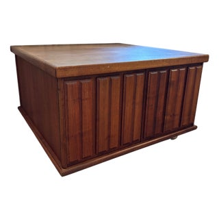 1960s Mid Century Modern Fluted Wood Coffee Table For Sale
