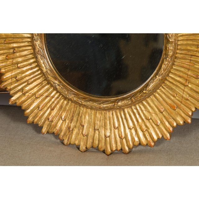 French Midcentury Giltwood Sunburst Mirror with Radiating Rays and Carved Frame For Sale - Image 10 of 11