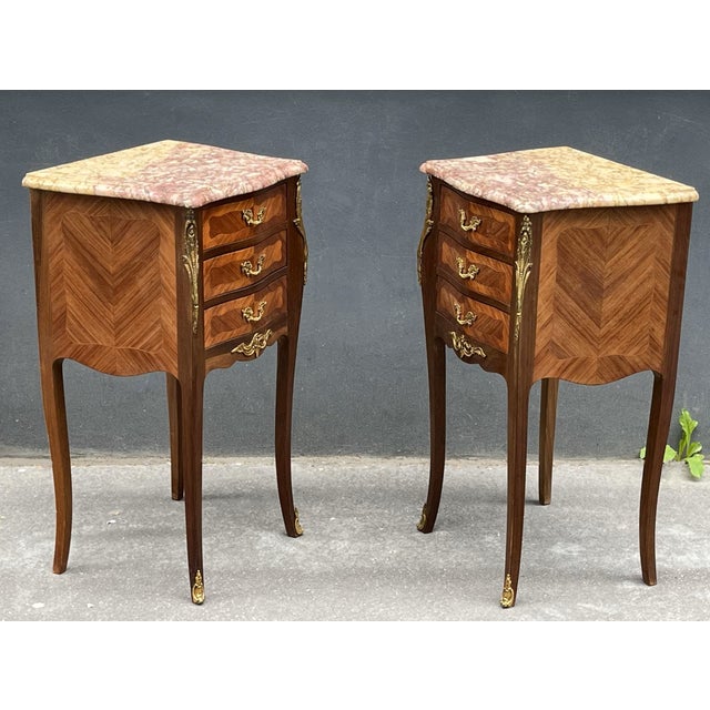 1940s 1940s Pair of French Louis XV Style Rosewood Side Tables Nightstands. For Sale - Image 5 of 7