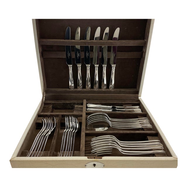 New 1980s Silver Set of 6- Seven Piece Place-Setting, 42 Pieces Rattail. With Case For Sale