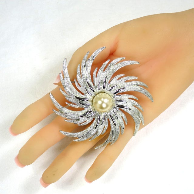 Vintage Designer Silver Pearl Brooch 1960s For Sale - Image 10 of 10