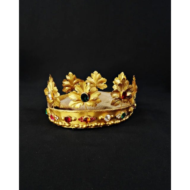 Large Crown of the Virgin in Gilded Brass and Colored Glass Cabochon, 19th Century For Sale - Image 13 of 17