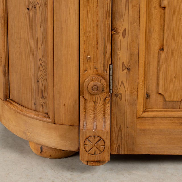 19th Century Swedish Pine Sideboard With Curved Sides For Sale - Image 16 of 18