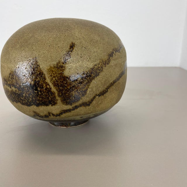 Large Sculptural Studio Pottery Vase Object attributed to Dieter Crumbiegel, Germany, 1980s For Sale - Image 10 of 18