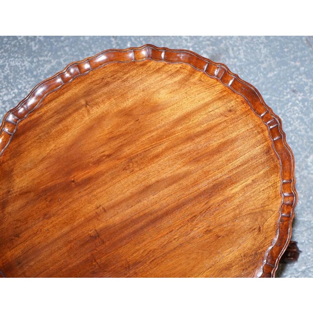 Hardwood Large Pie Crust Tilt Top Side Wine Plant Lamp Table, 1920s For Sale - Image 13 of 18