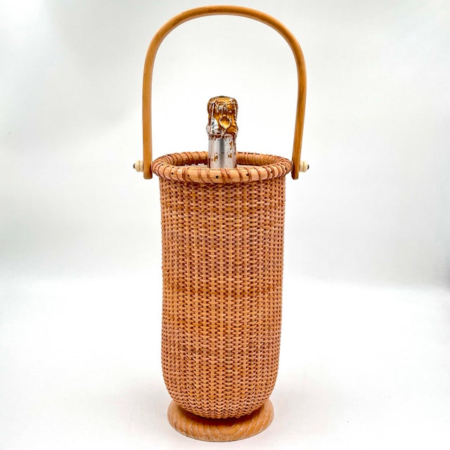 Late 20th Century Vintage Nantucket Basket Wine Chiller, Carrier or Vase With Hard Plastic Liner For Sale - Image 5 of 9