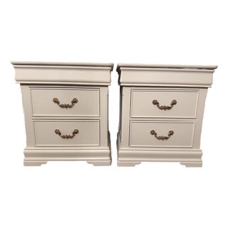 Pair of Three-Drawer Traditional Nightstands in Natural Linen For Sale